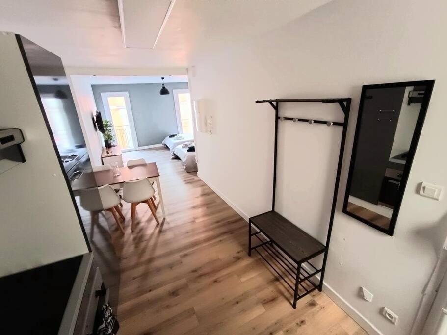 L Angelus Apartment *