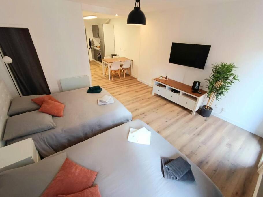 L Angelus Apartment *